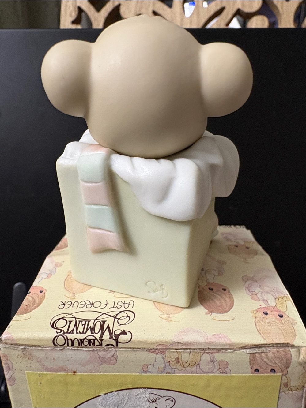 Precious moments figure.: HAPPY BIRTHDAY, DEAR JESUS - Picture 2 of 4